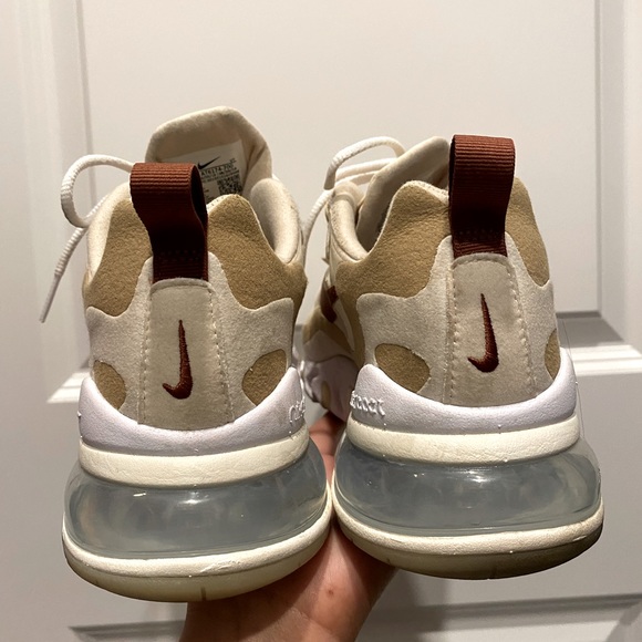 NIKE WMNS AIR MAX 270 REACT (TEAM
GOLD/CINNAMON-CLUB GOLD-PALE IVORY) - Picture 7 of 7